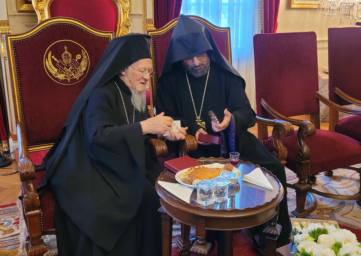 Պատրիարք Հայրը ընդունեց քոյր եկեղեցիներու ներկայացուցիչները